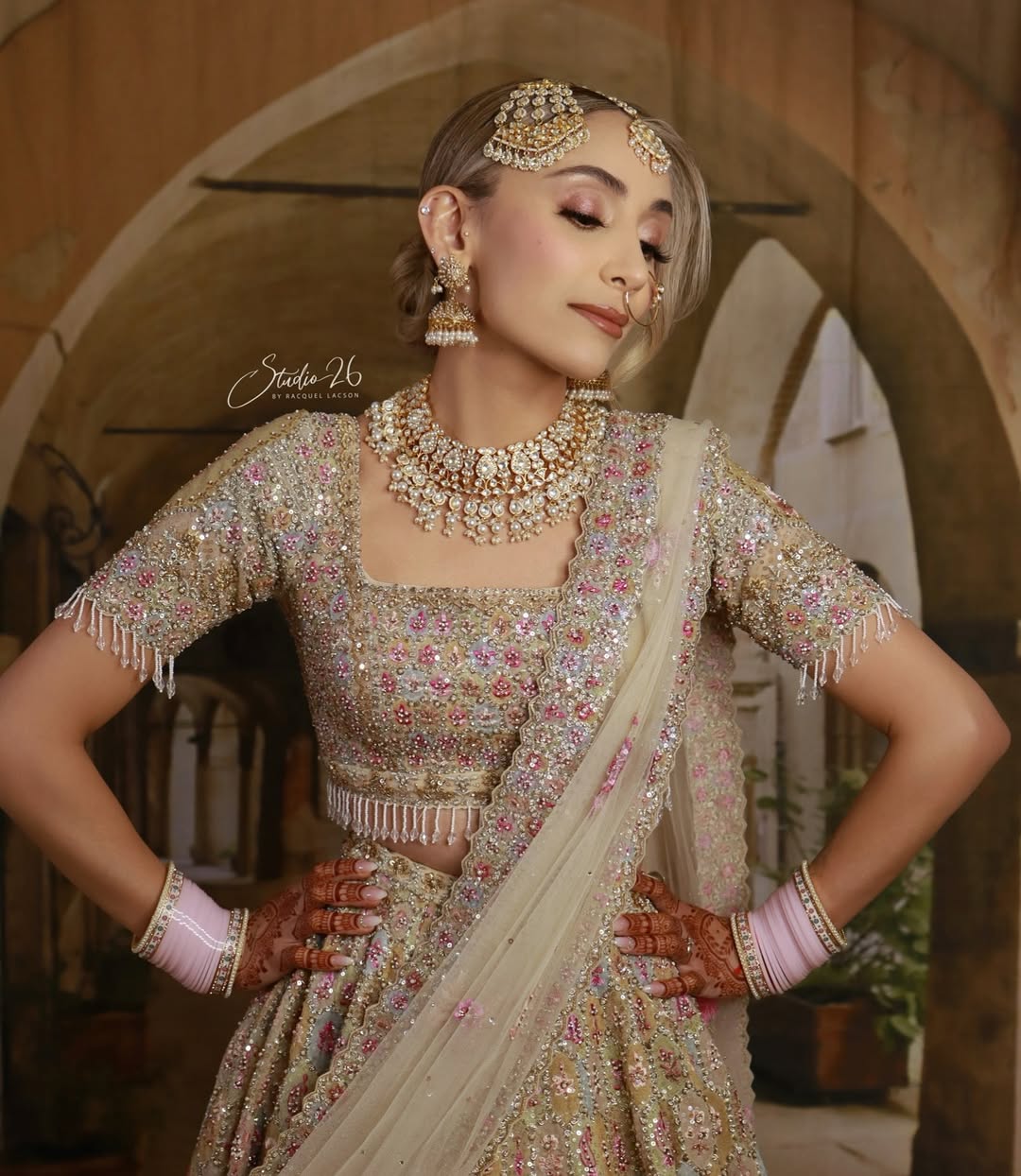 Rundbogen Promenade Grüne Topfpflanzen Foto Kulisse KAT-144