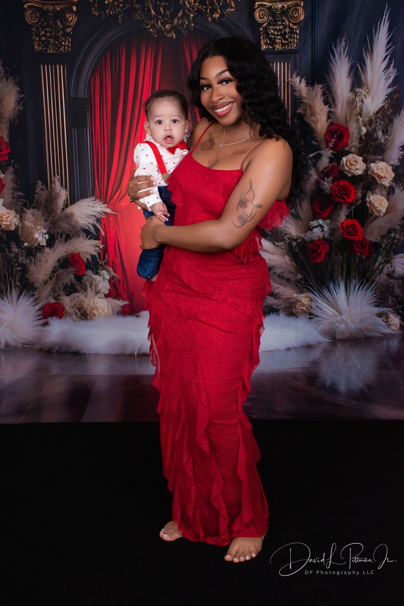 Luxuriöser roter Samt Boho Vorhang Hintergrund RR8-423