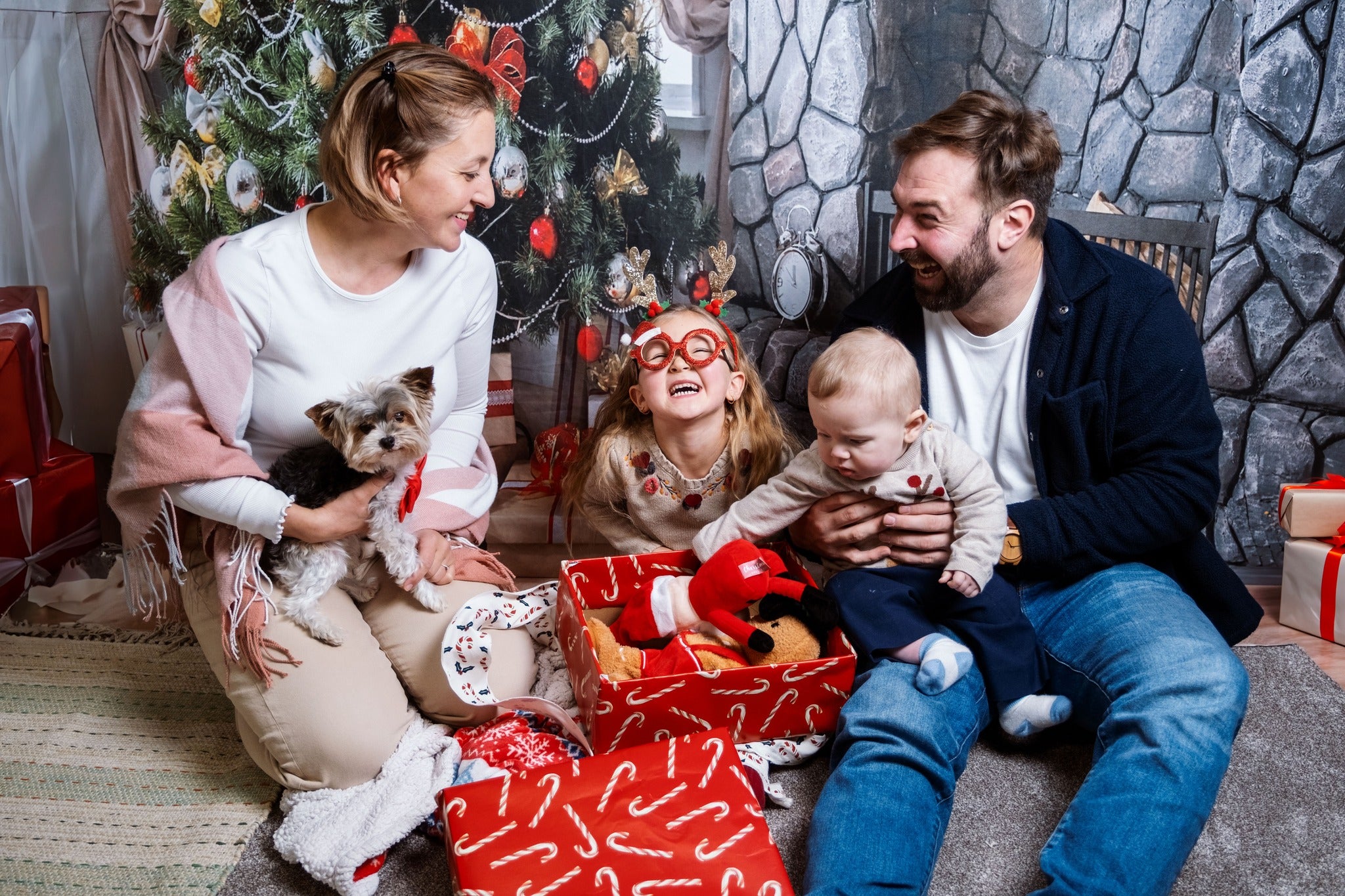 Weihnachtshintergrund Socke Kamin Haus Dekorationation DBD-H19179