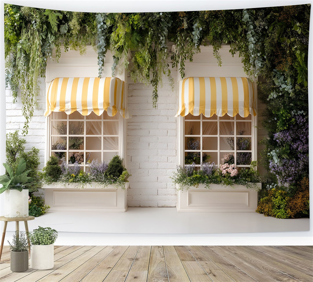 Osterfrühling-Hintergrund Gestreifte gelbe Markise Gartenfenster Osterbild-Hintergrund Von Magali