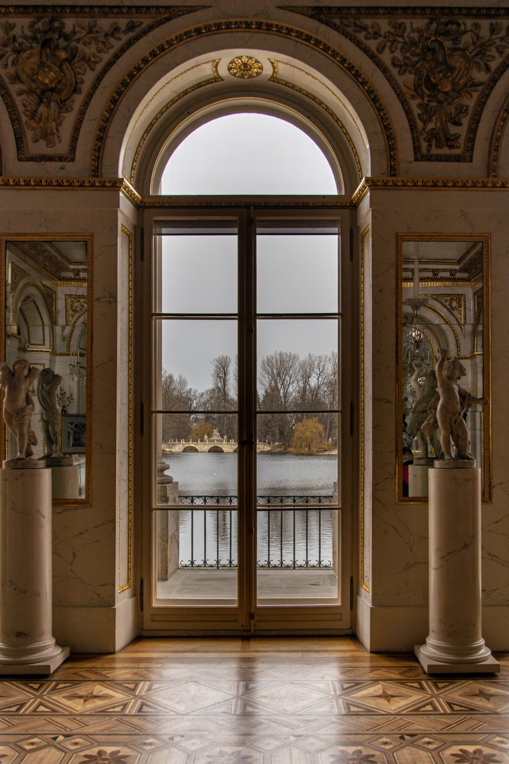 Mutterschaftsfoto-Hintergrundkulissen Verziertes französisches Fenster Balkon-Hintergrund GTY2-10