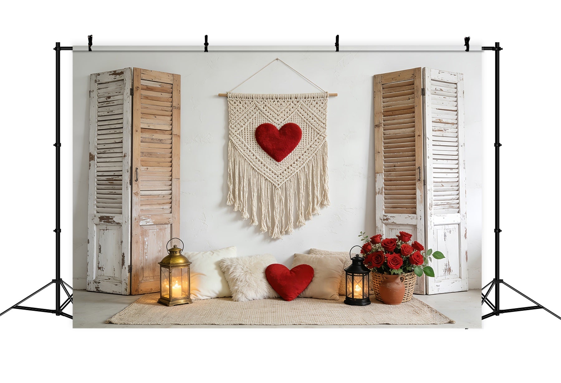 Liebeshintergründe Rustikale Fensterläden Makramee-Herz Boho-Blumen-Valentinstag-Hintergrund LXX512-72