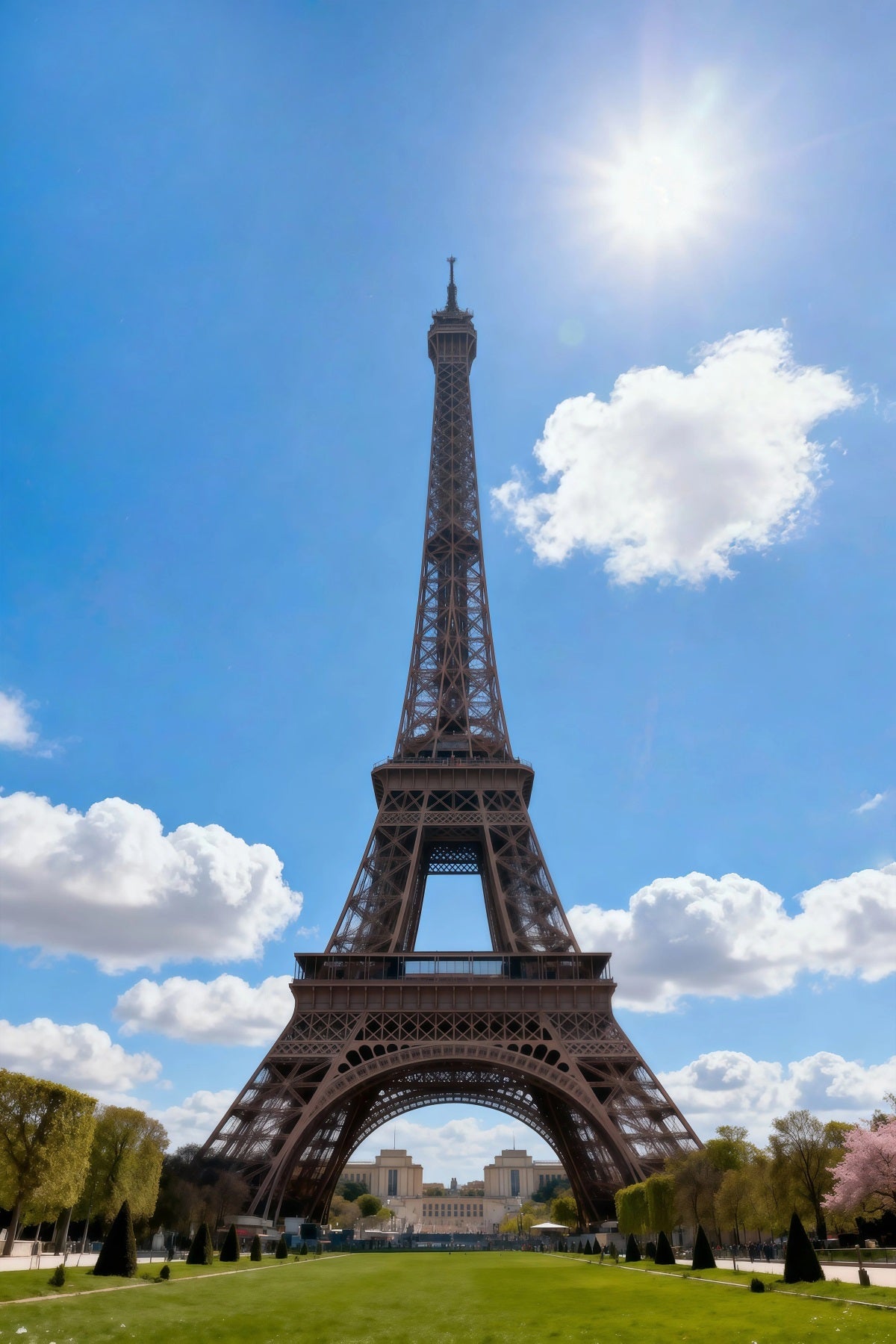 Großer Eiffelturm-Hintergrund Blauer Himmel Sonnendurchflutetes Wahrzeichen Paris-Fotohintergrund RR61-40