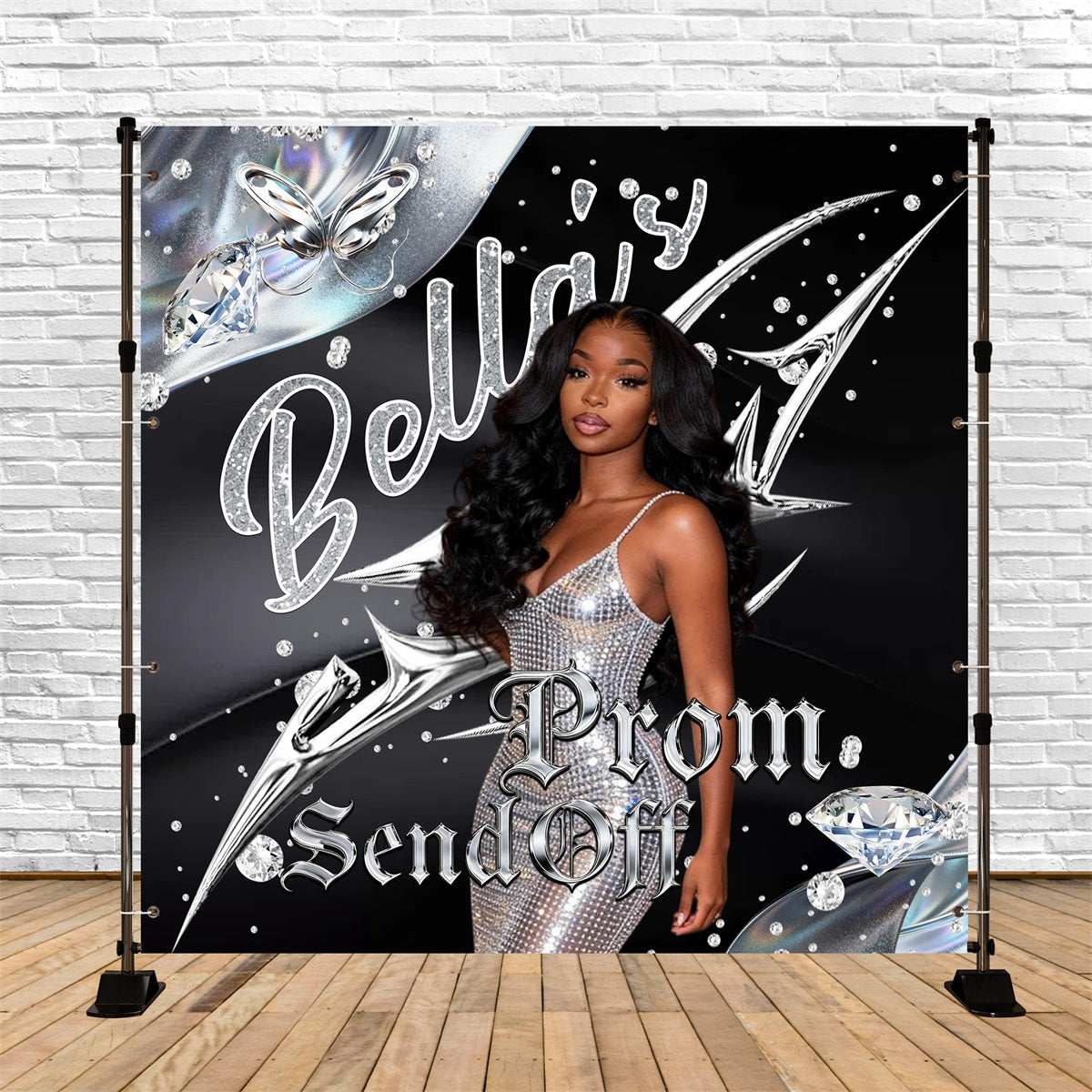 Individuell gestaltete Abschlussfeier-Kulisse: Silber-Chrom-Rautenmuster mit Schmetterlingen – Abschlussfeier-Kulisse RR63-25