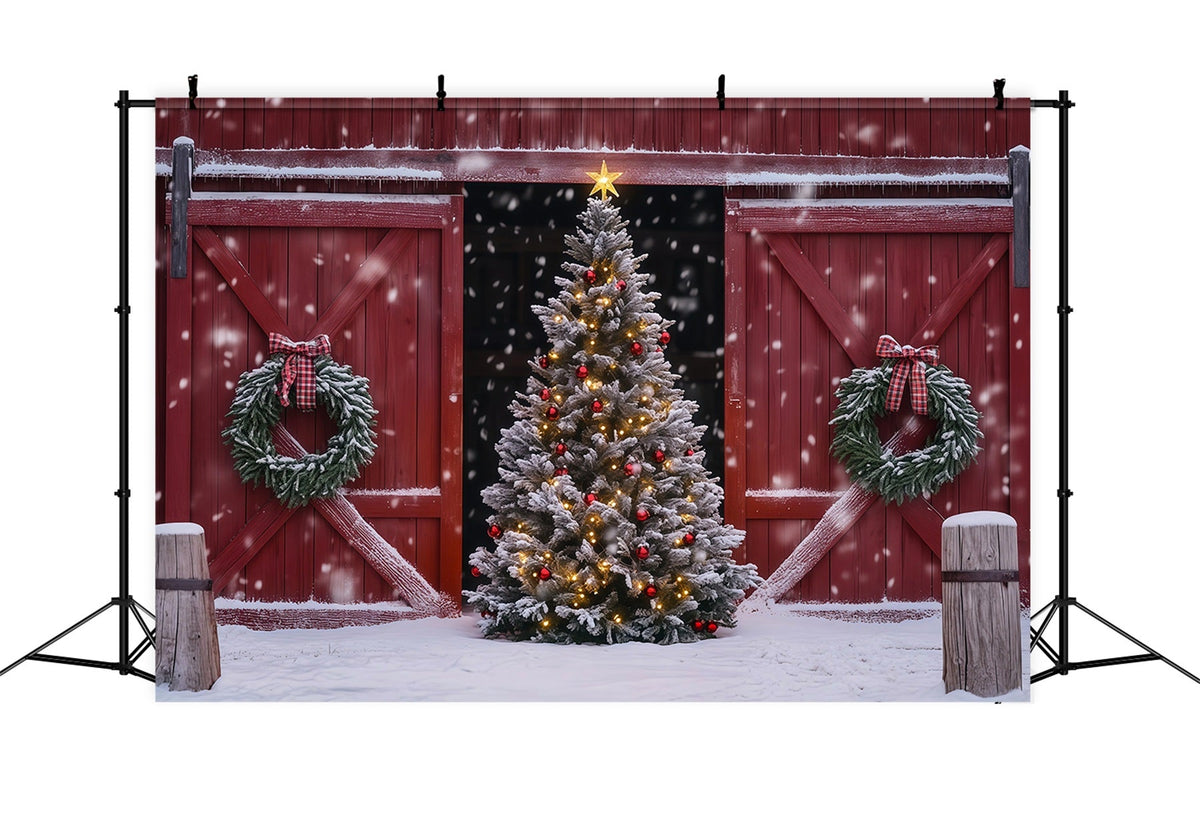 Weihnachts-Scheunentor-Hintergrund Schneebedeckter Scheunenbaumkranz Professionelle Weihnachtskulissen RR69-41