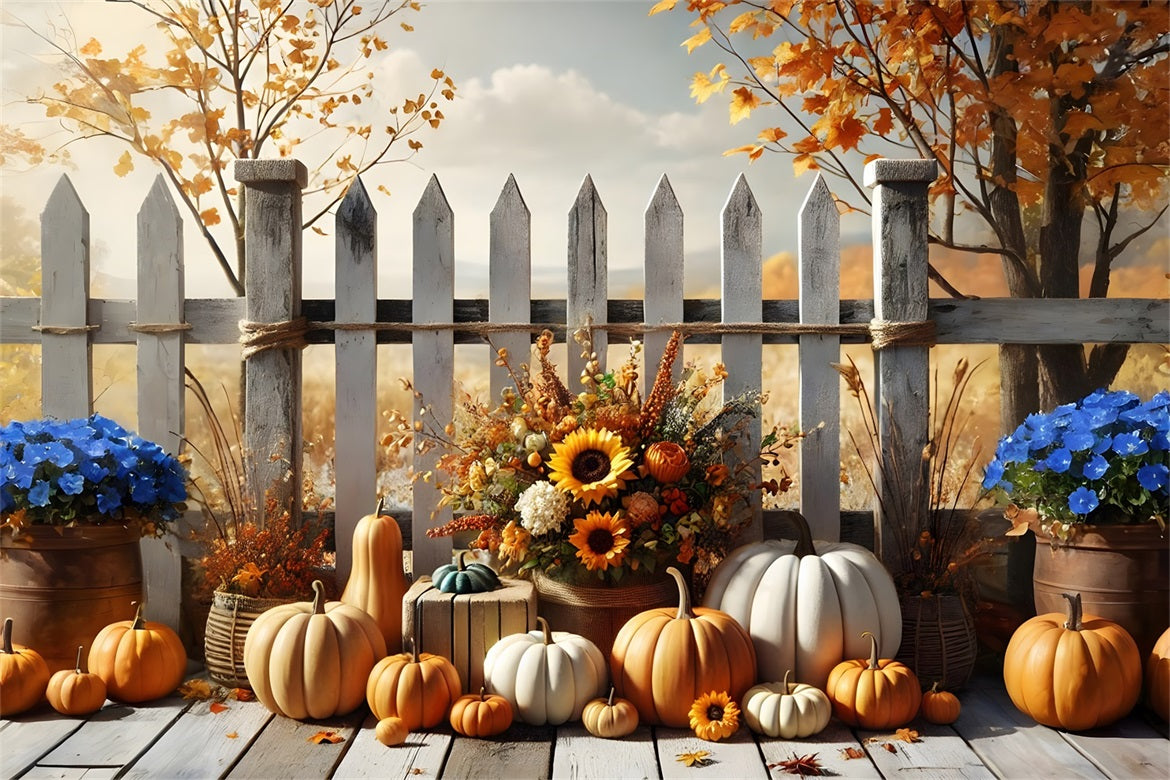 Herbstliche Ernte mit Blumen und Kürbis Lattenzaun-Hintergrundkulisse RR7-280