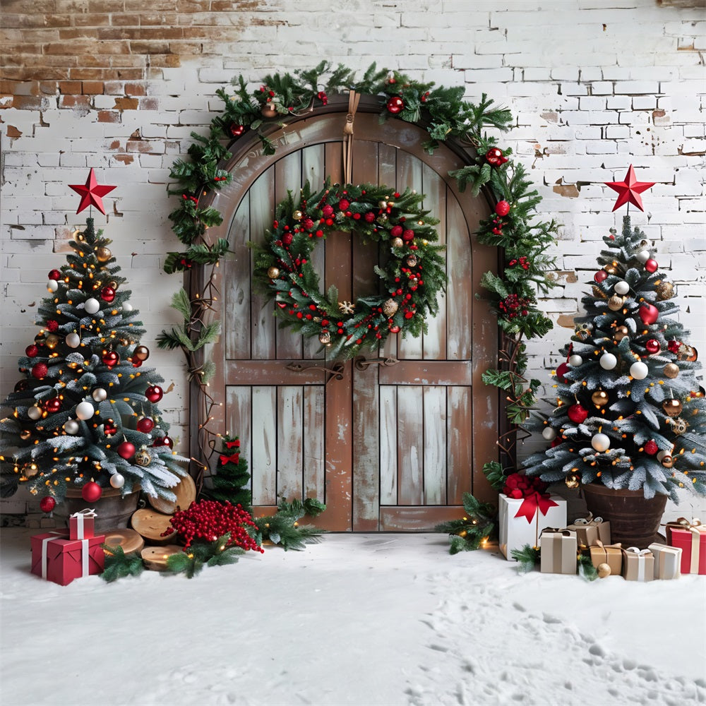 Rustikale Weihnachtstür mit festlichen Bäumen Hintergrund RR7-688