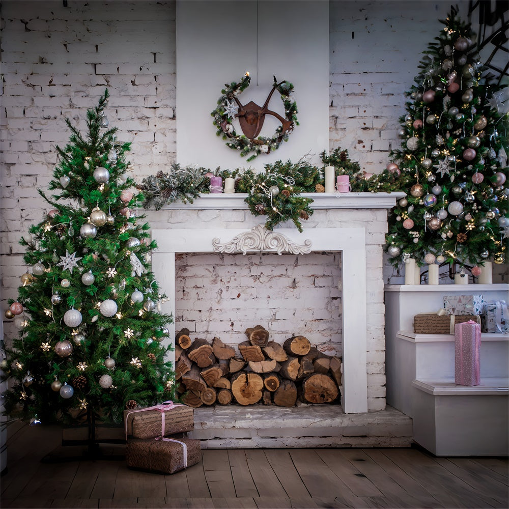 Weihnachtsbaum Kamin Backsteinwand Hintergrund RR7-817