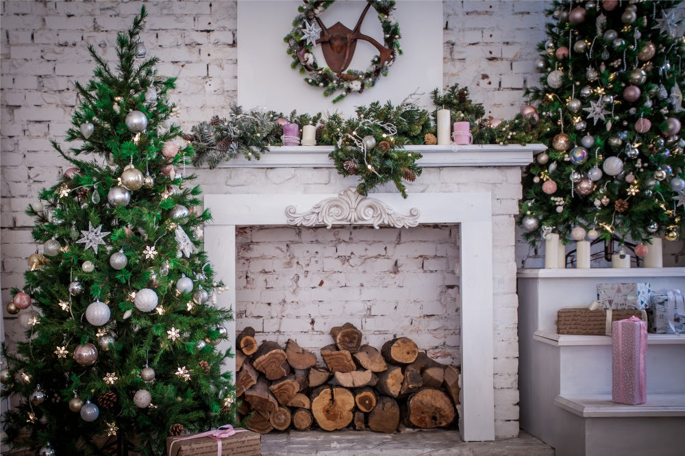 Weihnachtsbaum Kamin Backsteinwand Hintergrund RR7-817