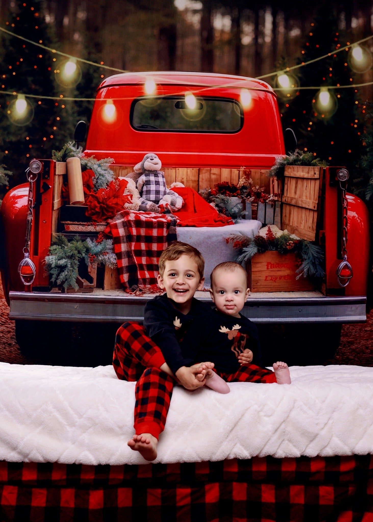 Santa's Christmas Tree Farm Roter Lastwagen Hintergrund M11-60