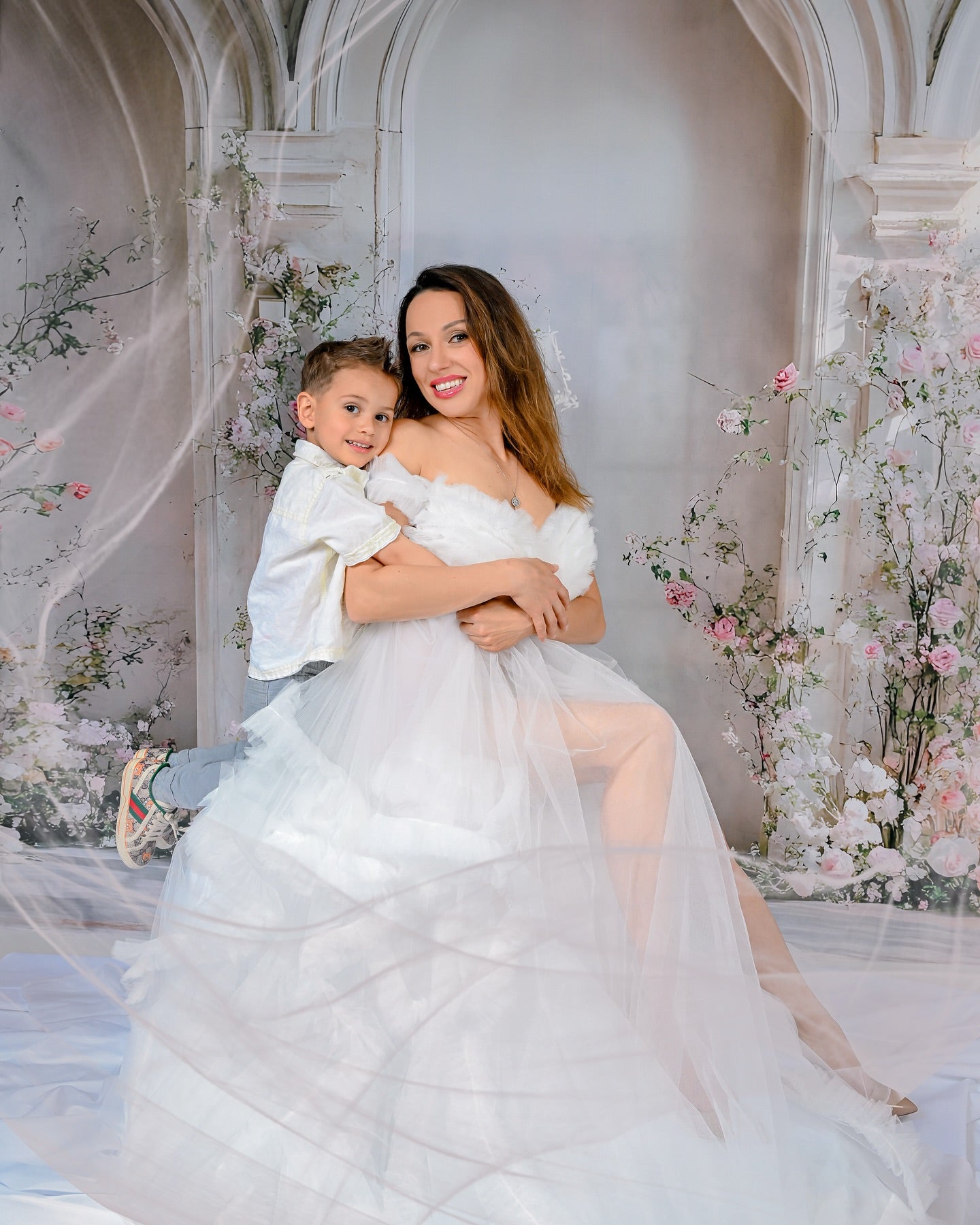 Muttertags-Hintergrund Blühende rosa Rosen Bogenhintergrund GQ2-183