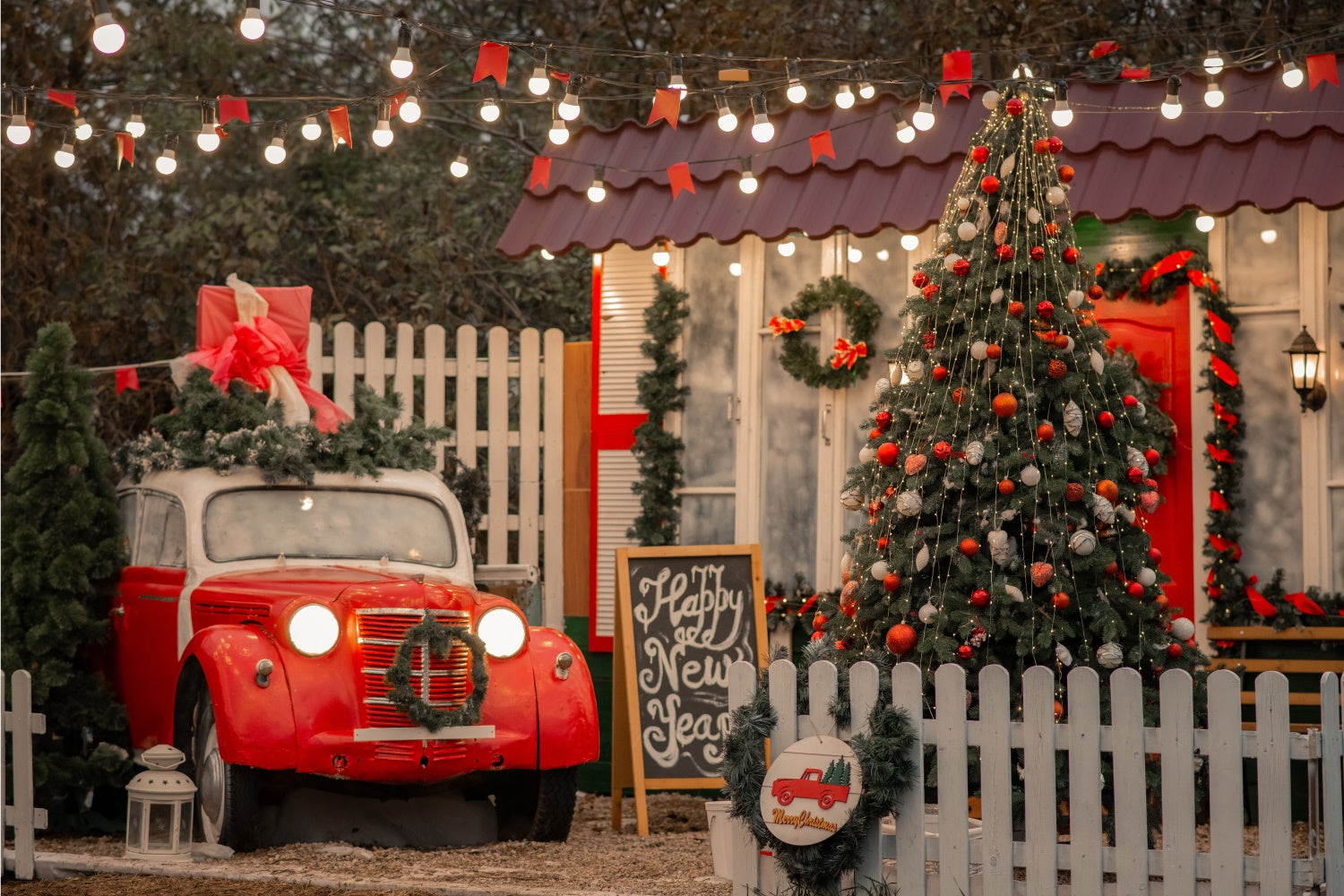 Weihnachtsveranda mit Auto und Baum Hintergrund BRP8-324