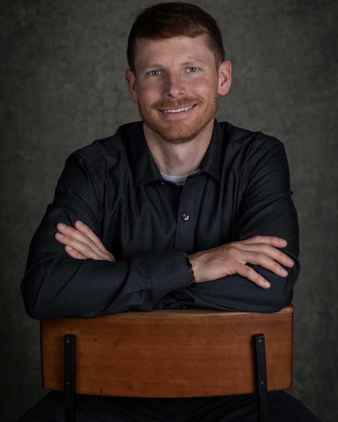 Alte abstrakte dunkelgraue Betonwand Studio Kulisse für Portraitfotografie DHP-197