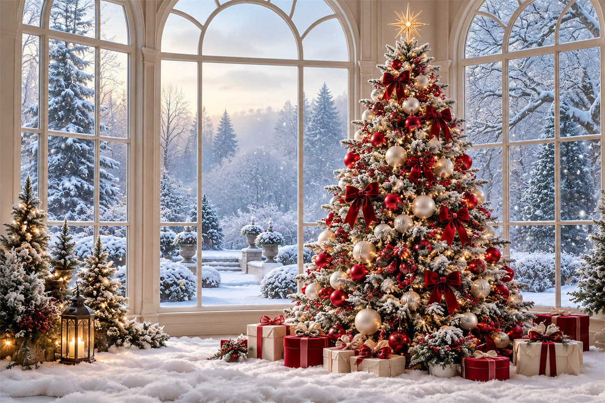 Weihnachtswald-Hintergrund Verschneites Fenster Geschmückter Baum HQ610-183
