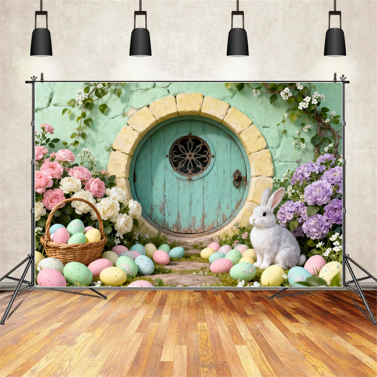 Hintergrund mit Hasenbau, runder Tür, Eiern und Wildblumen, Osterhintergründe für Fotos LXX61-111
