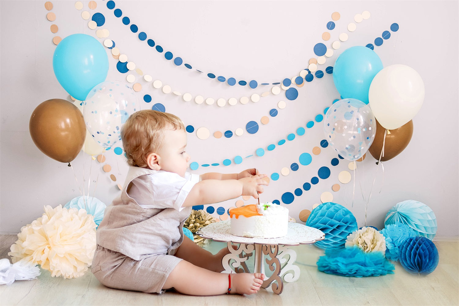 Geburtstagsparty Beige Wand Holzboden Bunte Punkte Ballon Papier Blume Hintergrund M2-29