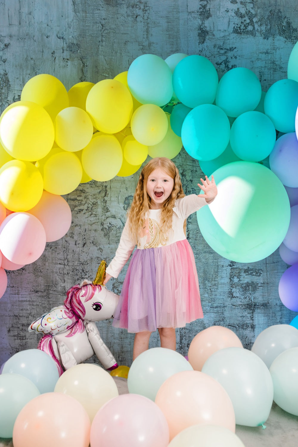 Bunte Luftballons Abstrakte Backsteinmauer Hintergrund RR5-30