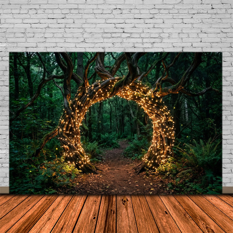 Hintergrund Wald-Motiv Verdrehter Baumbogen Goldene Lichterkette Grüner Wald-Hintergrund RR63-153