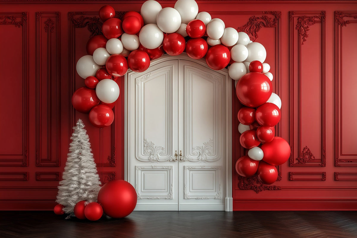 Weihnachtsballonbogen-Hintergrund Rote Wand Weiße Tür Eingang Weihnachtskulissen RR69-36