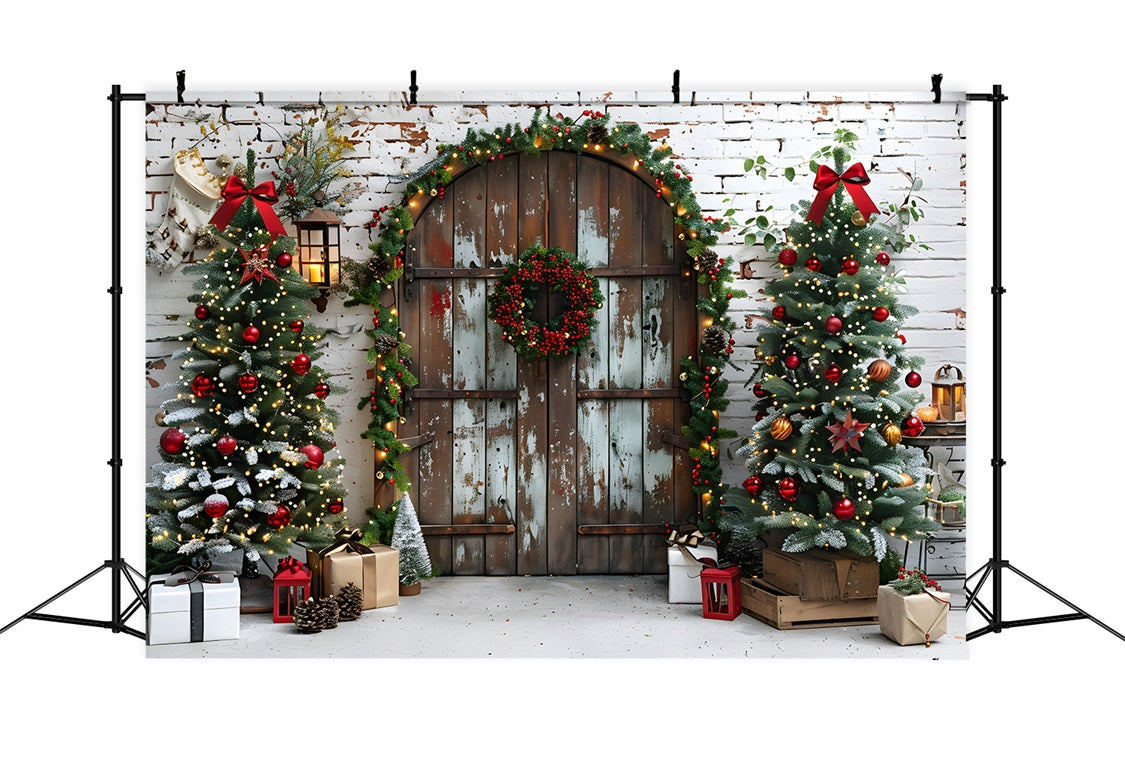 Rustikale Weihnachtstür mit festlichen Bäumen Hintergrund RR7-687