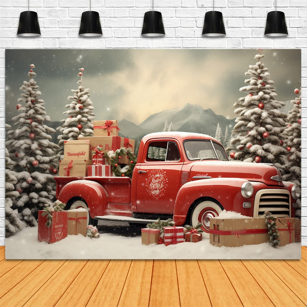 Verschneiter Weihnachtsbaum Roter LKW Hintergrund RR7-739